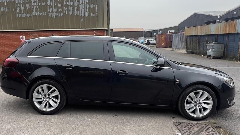 VAUXHALL INSIGNIA
