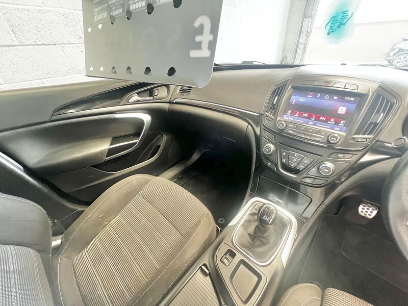 VAUXHALL INSIGNIA