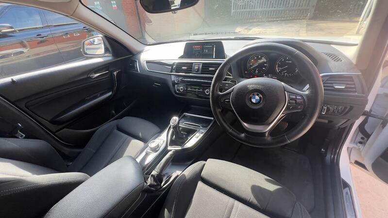 BMW 1 SERIES