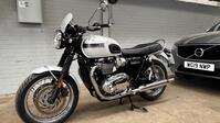 TRIUMPH BONNEVILLE T120