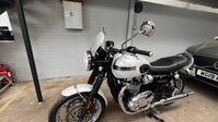 TRIUMPH BONNEVILLE T120