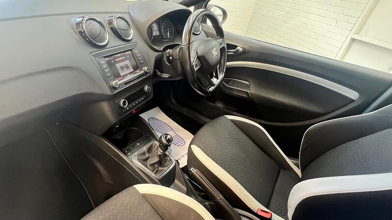 SEAT IBIZA
