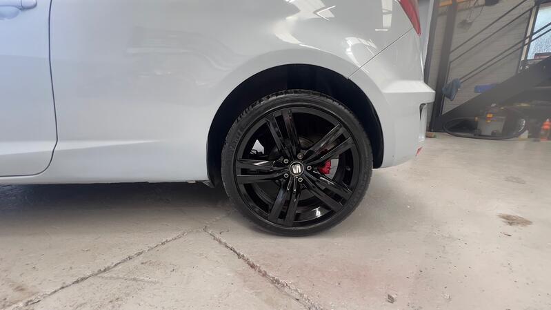 SEAT IBIZA