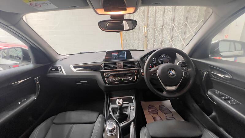 BMW 1 SERIES