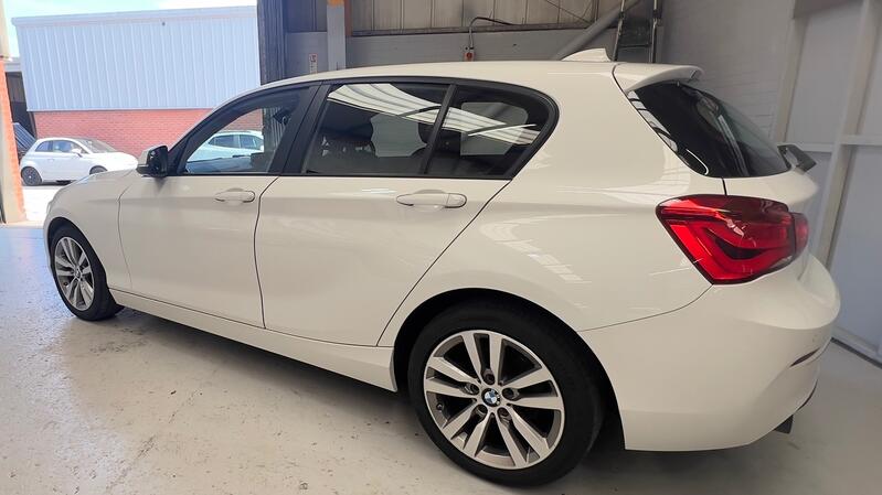 BMW 1 SERIES