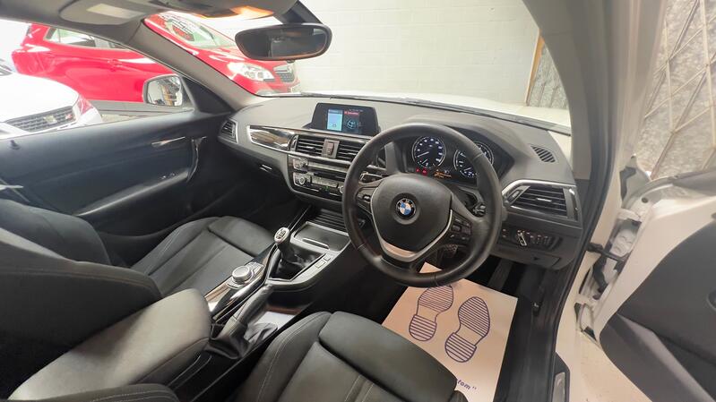 BMW 1 SERIES