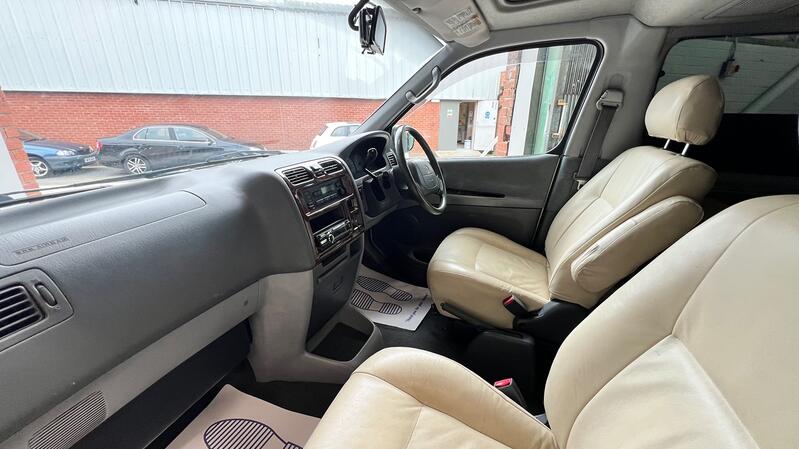 TOYOTA GRANVIA